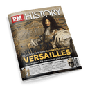 Titelbild der Zeitschrift „P.M. History“, Ausgabe 11/2024, mit einem Gemälde von Ludwig XIV. in prunkvoller Kleidung vor einer Darstellung des Schlosses von Versailles; zentrale Schlagzeile in Großbuchstaben: „VERSAILLES – Glanzvolle Bühne des Absolutismus“, Unterzeile: „Schicksalsort für Franzosen und Deutsche“, zusätzliche Themen in Textfeldern unten: „Kultstätte“, „Revolution“, „Chirurgie“, rechts unten ein menschlicher Schädel, Barcode am unteren rechten Rand.