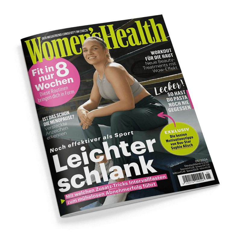 Titelbild der Zeitschrift „Women’s Health“ Ausgabe 05/2024 mit einer lächelnden Frau in grauem Sporttop und dunkelgrüner Hose vor dunklem Hintergrund; zentrale Schlagzeilen: „Leichter schlank – Noch effektiver als Sport“, „Fit in nur 8 Wochen“, „Lecker! So hast du Pasta noch nie gegessen“, gelber Kreis mit Text „EXKLUSIV – Die besten Motivationstipps von Box-Star Sophie Alisch“, weitere Themen: Menopause-Anzeichen, Hautpflege-Workouts und Intervallfasten-Tipps.