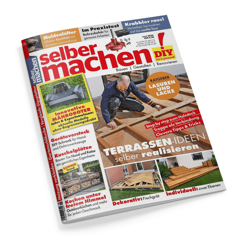 Titelbild der DIY-Zeitschrift „selber machen“ mit dem Schwerpunkt „TERRASSEN-IDEEN selber realisieren“, mittig ein männlich gelesener Mensch beim Verschrauben von Holzbalken, umgeben von kleineren Fotos und Texten zu weiteren Themen wie „Innovative Mähroboter“, „Gerätekversteck“, „Kuschelplätze“, „Kochen unter freiem Himmel“; orangefarbener Kreis mit „Ratgeber Lasuren und Lacke“, oben rechts der Hinweis auf die Ausgabe Juni 2025.