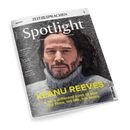 Titelbild des Magazins „Spotlight – Das Magazin zur englischsprachigen Welt“ mit einem Mann mit mittellangem dunklem Haar und Bart in grauem Strickpullover vor dunklem Hintergrund, zentrale gelbe Aufschrift „KEANU REEVES“ mit Untertitel „A very different kind of star – his films, his life, his loves“, weitere sichtbare Texte: „BE POSITIVE“, „GIVE US A CLUEDO!“, „DARWIN“, Seitenkopf „ZEIT SPRACHEN“, Ausgabensprache „ENGLISCH“.
