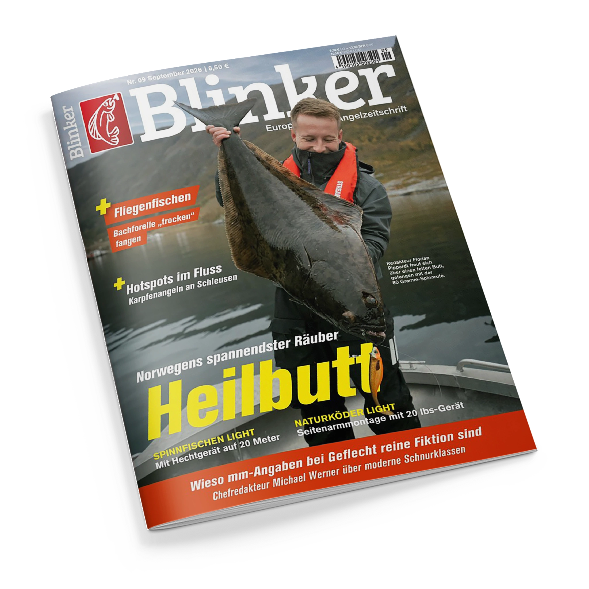 Schräg dargestelltes Cover der Angelzeitschrift „Blinker“ mit rotem Fischlogo und weißem Schriftzug „Europas Angelzeitschrift“ vor schwarzem Hintergrund. Ein Mann in dunkler Kleidung und roter Schwimmweste hält in einem Boot einen großen dunklen Heilbutt vor Berg- und Wasserlandschaft; sichtbar sind außerdem „Heilbutt“, „Norwegens spannendster Räuber“, „Fliegenfischen: Bachforelle ‚trocken‘ fangen“ und „Hotspots im Fluss“.