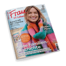 Titelbild der Zeitschrift „Frau im Leben“ Ausgabe 3/2025 mit einer lächelnden Frau vor hellblauem Hintergrund, bekleidet mit einem bunten Schal in Rosa-, Orange-, Grün- und Violetttönen; sichtbare Schlagzeilen u. a.: „Superkraft der Vitamine“, „Meine Familien-Geschichte“, „Blüten-Meer“, „8 tolle Hosen“, „Start ins neue Leben“, „Einladung zum Brunch“ und ein Verweis auf Hape Kerkeling über Ahnenforschung.