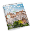 Titelbild der Sprachlernzeitschrift „Adesso“ aus der Reihe „ZEIT SPRACHEN“, Ausgabe mit Schwerpunkt „Puglia“, zeigt eine Ansicht der italienischen Stadt Ostuni mit dicht gedrängten weißen Häusern und historischen Gebäuden vor blauem Himmel; Aufschriften u. a.: „Ostuni: Eine Stadt voller amore!“, „Schöner reisen – Mit Amore auf den Spuren der Locals“, „Lago di Como“, „Storia – Bella ciao: Le donne della Resistenza“, „Lingua – Sai esprimere un desiderio in italiano?“.