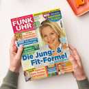 Titelblatt der Zeitschrift „Funk Uhr“, Ausgabe 21 vom 24.–30. Mai 2025. Im Mittelpunkt steht eine lächelnde blonde Frau vor grün-gelbem Hintergrund. Haupttitel: „Die Jung- & Fit-Formel“. Weitere sichtbare Schlagzeilen: „Saftiger Stracciatella-Käsekuchen“, „Trotz Sorgen zuversichtlich sein“, „Kann ich meine Tochter enterben?“ und „Schluss mit Liebes-Versteckspiel“. Zwei Hände halten das Magazin über heller Tischfläche.