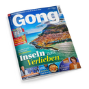Schräg vor schwarzem Hintergrund fotografiertes Cover der TV-Zeitschrift „Gong“ mit dem Hinweis „Ihr TV-Programm vom 22.8. bis 28.8.2026“. Zu sehen sind die Küstenstadt Cefalù auf Sizilien, das Titelthema „Inseln zum Verlieben“, Hinweise auf „Fußball-Bundesliga Planer 2026/27“, „Frisch auf den Tisch“ und „Ein bewegtes Leben“ sowie Fotos eines Mannes und einer Frau.