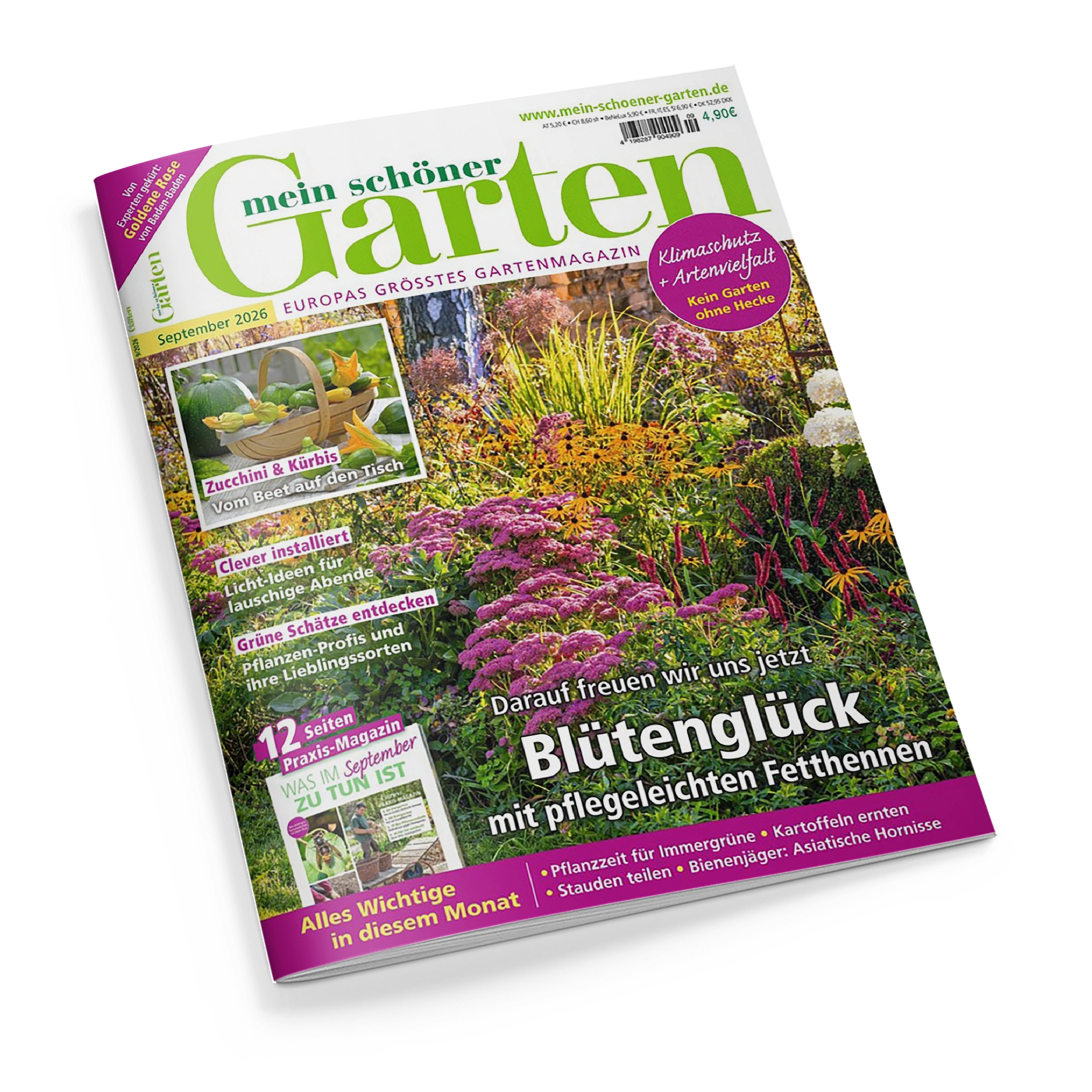 Schräg dargestelltes, weißes Gartenmagazin „mein schöner Garten“ vor schwarzem Hintergrund mit glänzendem Cover und großem Gartenfoto voller grüner Pflanzen, violetter Blüten und gelber Blumen. Sichtbare Texte: „Europas größtes Gartenmagazin“, „Zucchini & Kürbis – Vom Beet auf den Tisch“, „Grüne Schätze entdecken“, „Blütenglück mit pflegeleichten Fetthennen“ sowie „Klima­schutz + Artenvielfalt“.